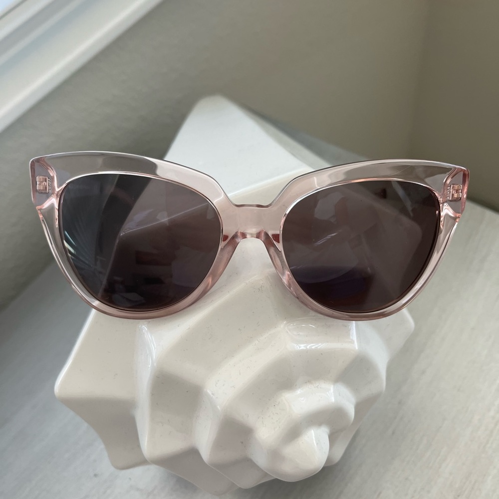 Beautiful never worn Michael Kors sunglasses